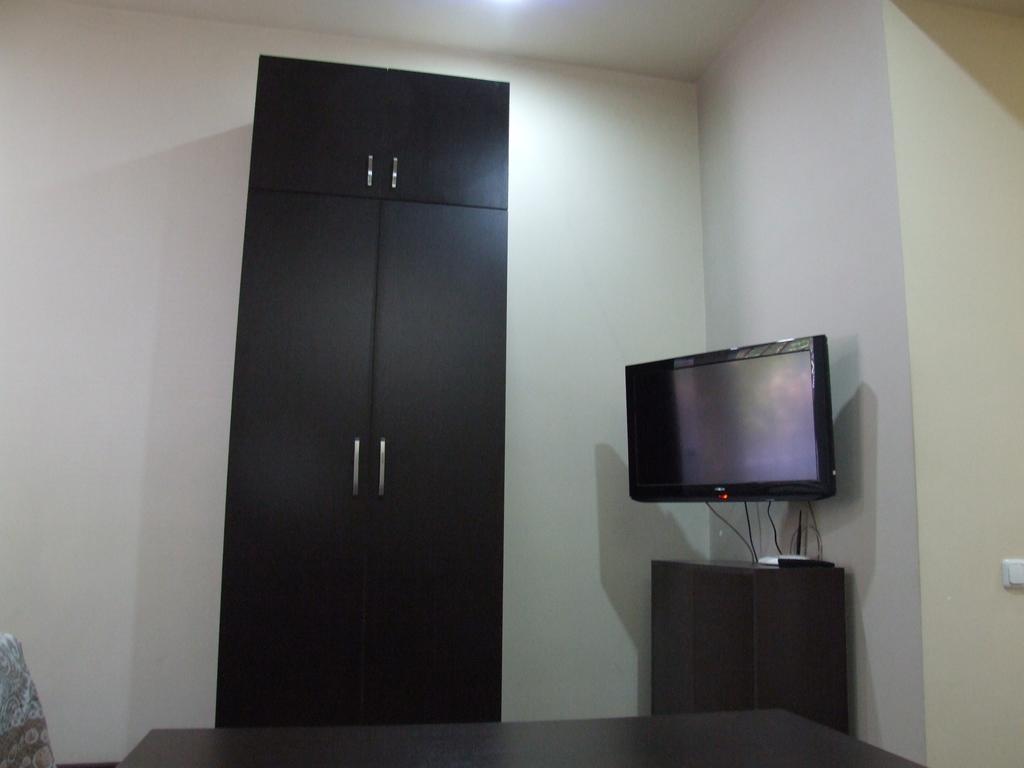 Apartment Paronyan 22 耶烈万 外观 照片